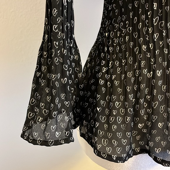 Sunny Leigh Black Heart Blouse Size Small - Picture 3 of 5